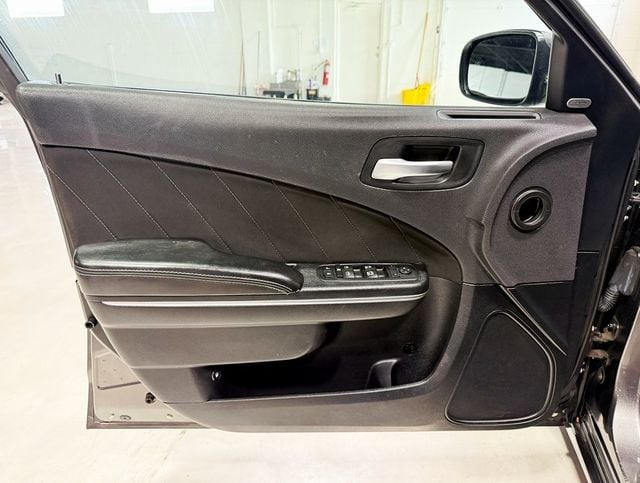 2017 Dodge Charger SXT RWD - 22929706 - 25