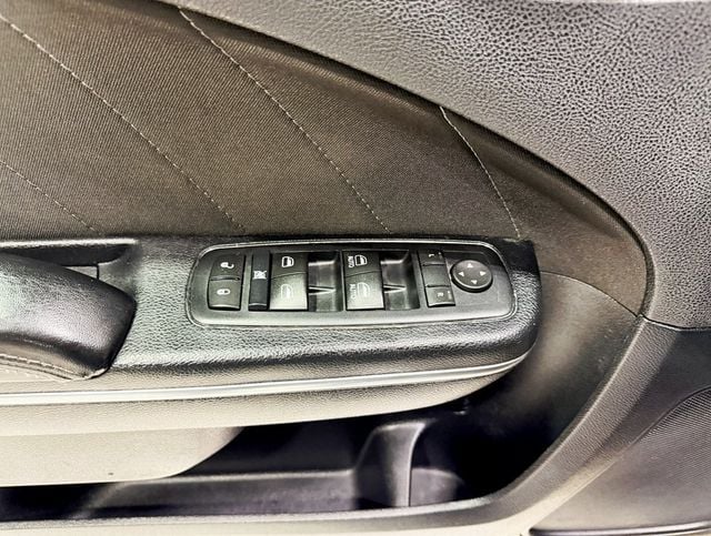 2017 Dodge Charger SXT RWD - 22929706 - 26