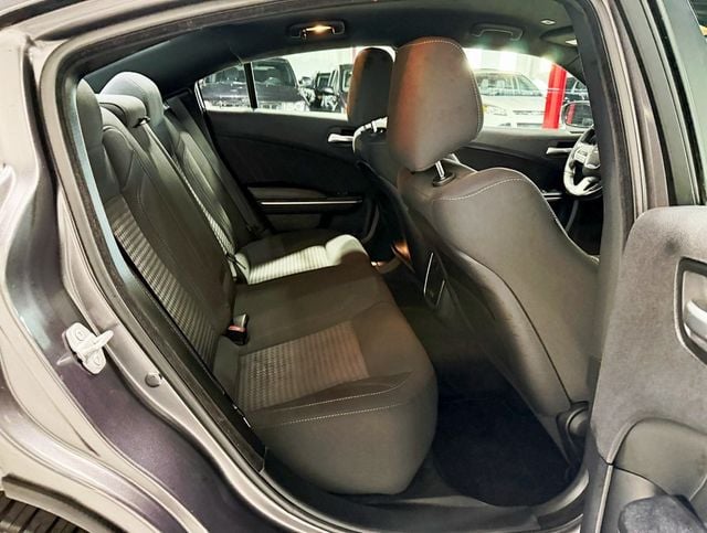 2017 Dodge Charger SXT RWD - 22929706 - 32