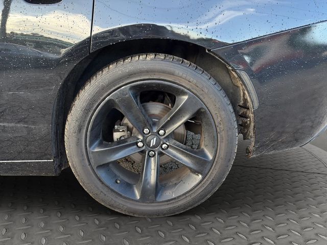 2017 Dodge Charger V8 HEMI, BLACKOUT WHEELS, SPOILER, BLUETOOTH, TINTED WINDOWS!!!! - 23019509 - 27