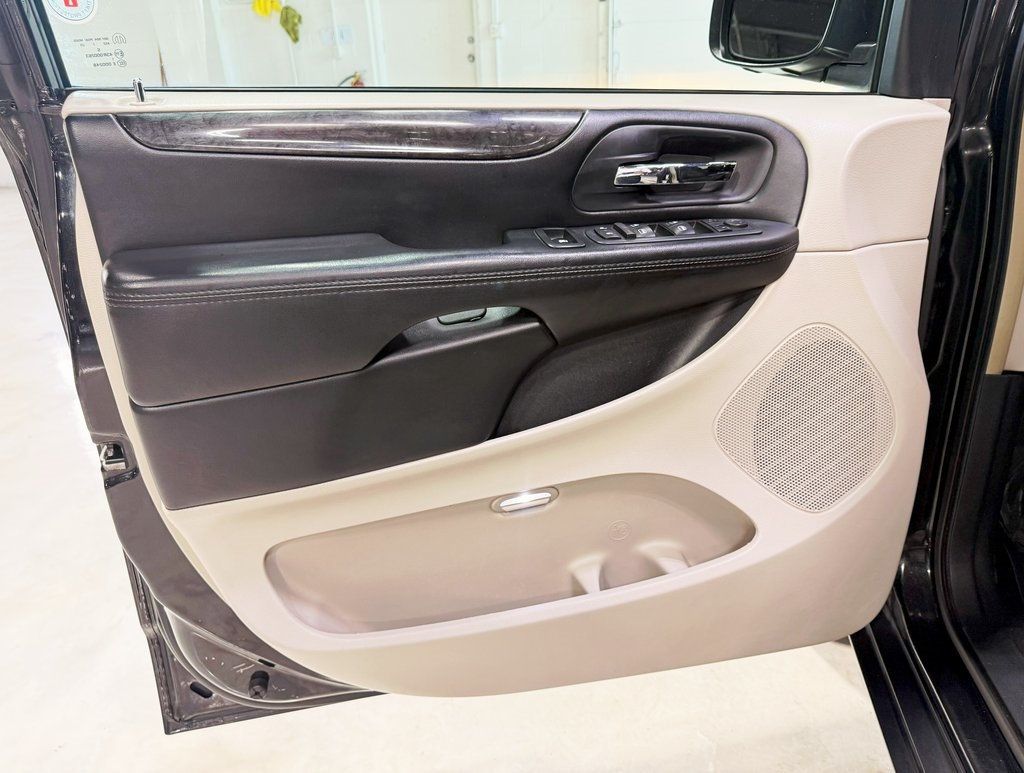 2017 Dodge Grand Caravan Crew - 22919957 - 15