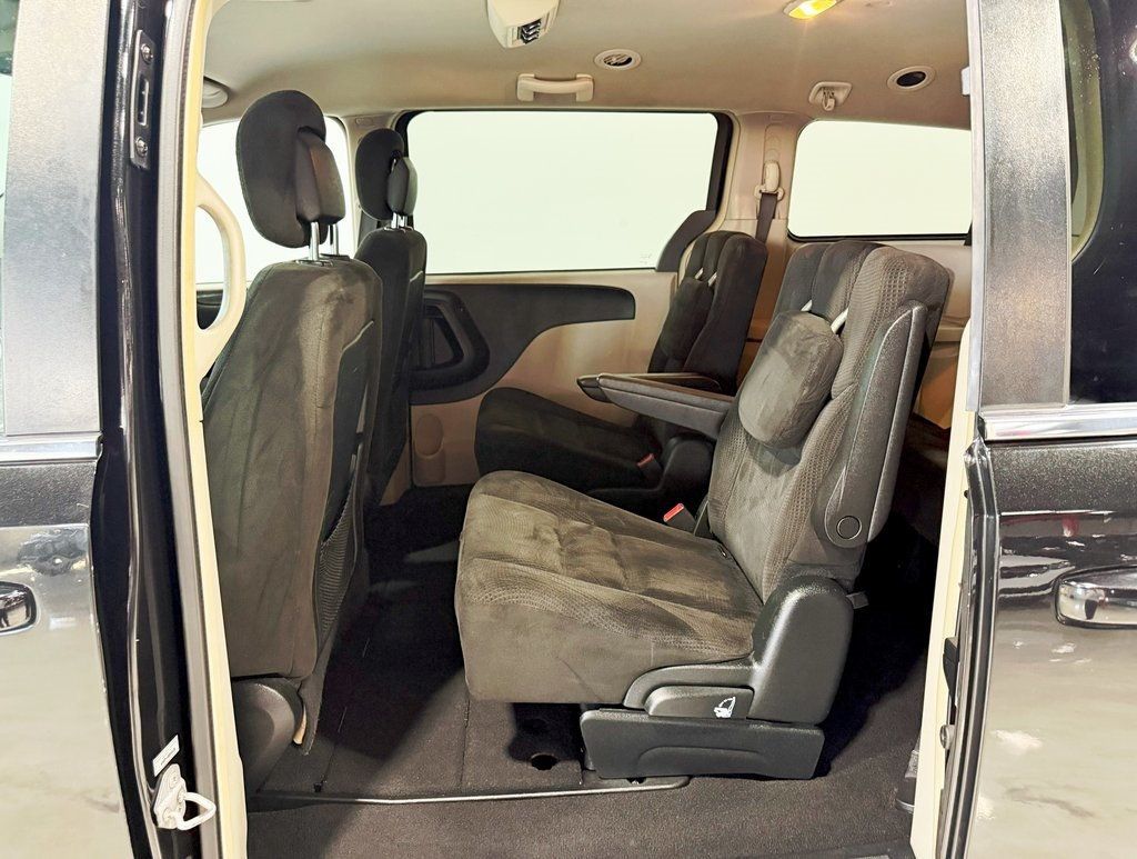 2017 Dodge Grand Caravan Crew - 22919957 - 17