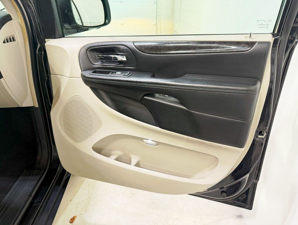 2017 Dodge Grand Caravan Crew - 22919957 - 25