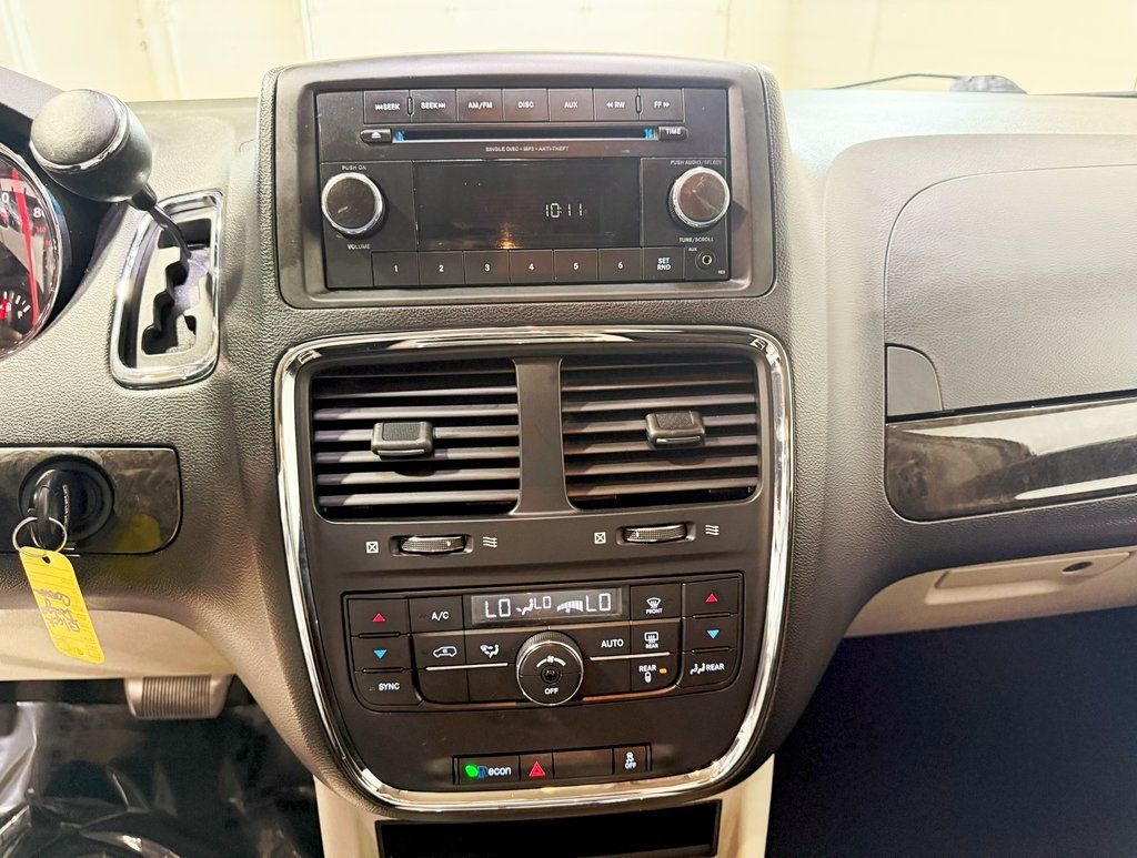 2017 Dodge Grand Caravan Crew - 22919957 - 8