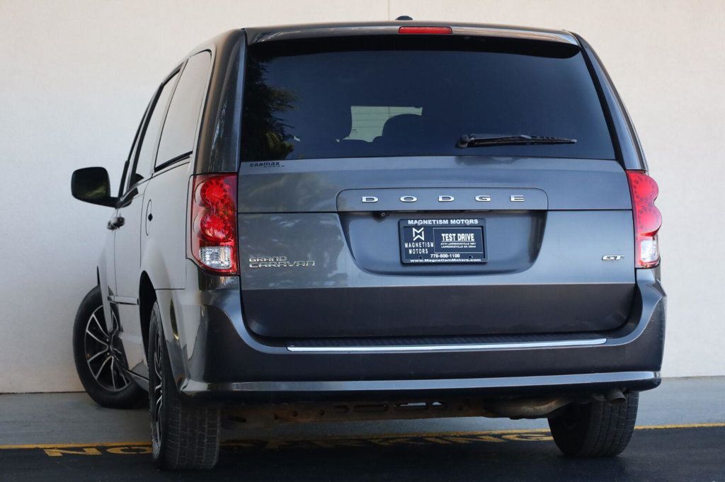 Dodge Grand Caravan GT photo 11