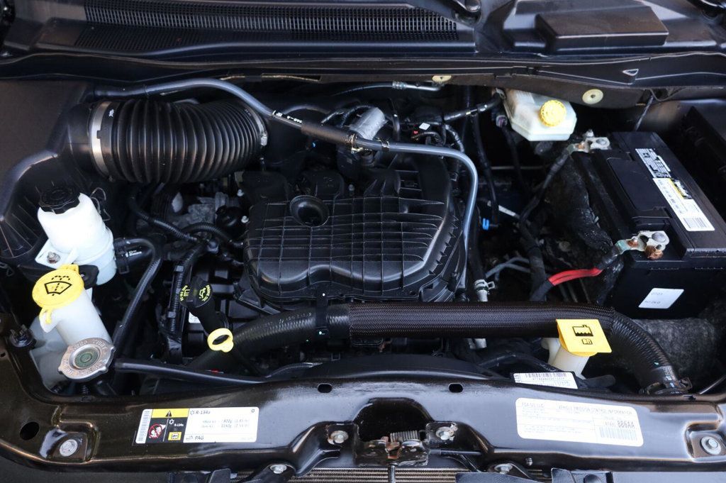 Dodge Grand Caravan GT photo 13