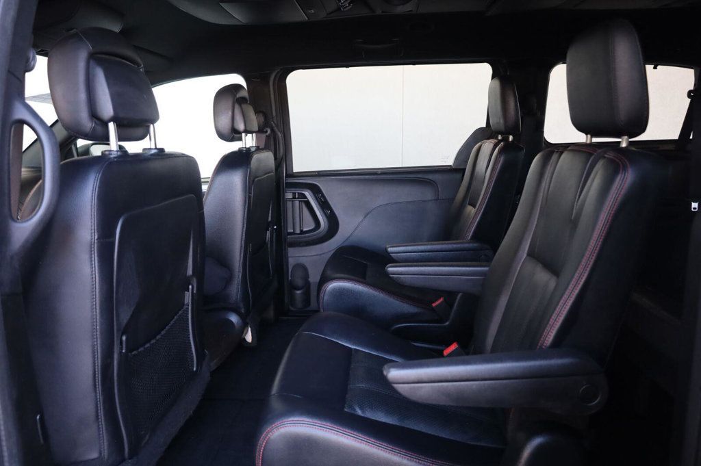 Dodge Grand Caravan GT photo 19