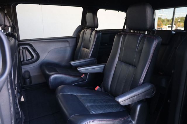 2017 Dodge Grand Caravan GT - 23081980 - 19