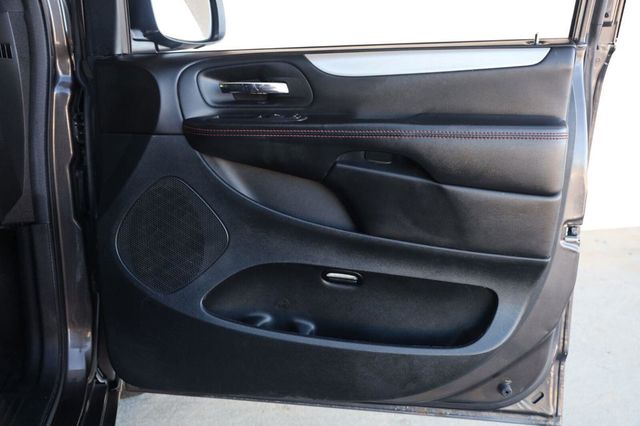 2017 Dodge Grand Caravan GT - 23081980 - 21