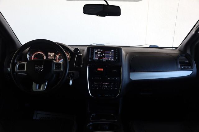 2017 Dodge Grand Caravan GT - 23081980 - 28