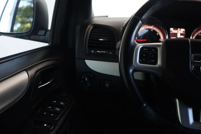 2017 Dodge Grand Caravan GT - 23081980 - 30