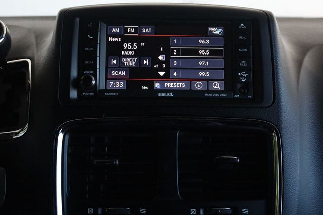 2017 Dodge Grand Caravan GT - 23081980 - 38