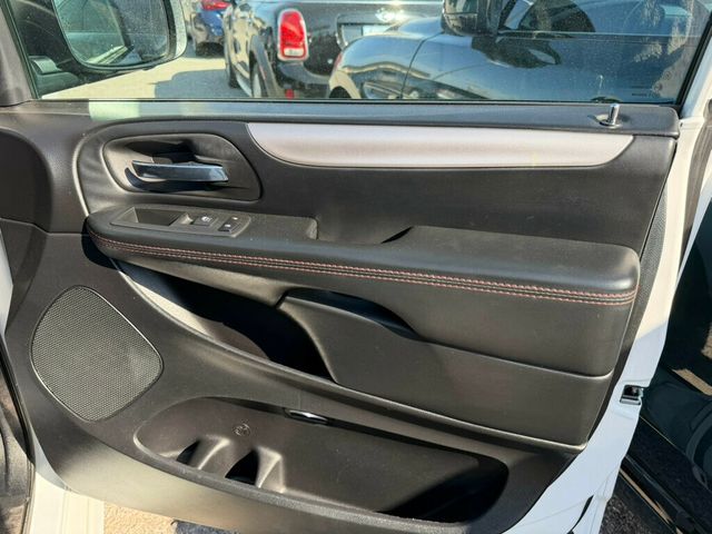 2017 Dodge Grand Caravan GT Wagon - 22984387 - 16