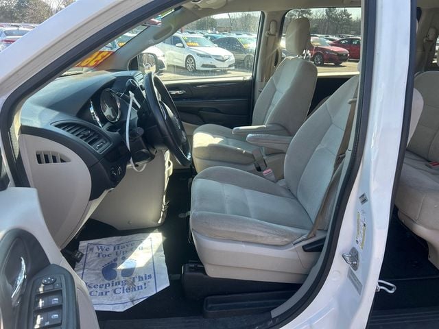 2017 Dodge Grand Caravan SE - 22979935 - 8