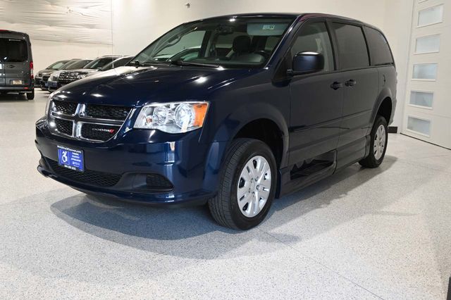 2017 Dodge Grand Caravan SE Mobility Handicap Van - 23003838 - 9