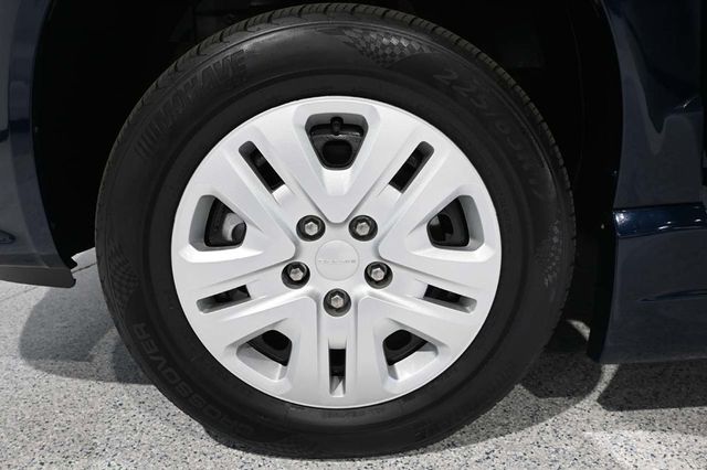 2017 Dodge Grand Caravan SE Mobility Handicap Van - 23003838 - 11