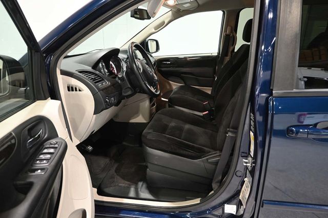 2017 Dodge Grand Caravan SE Mobility Handicap Van - 23003838 - 12