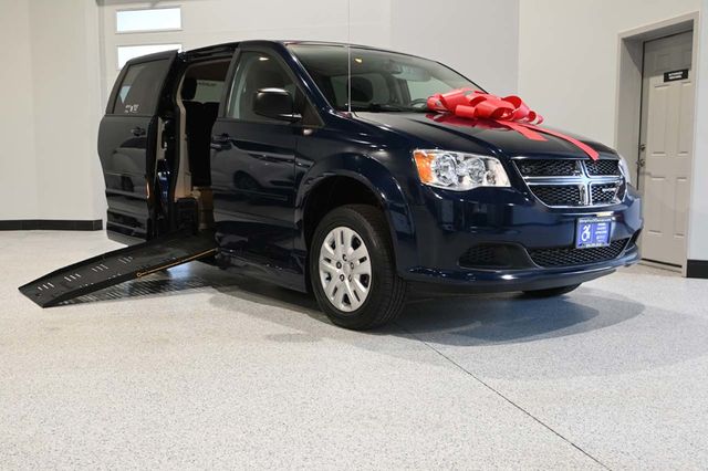 2017 Dodge Grand Caravan SE Mobility Handicap Van - 23003838 - 1