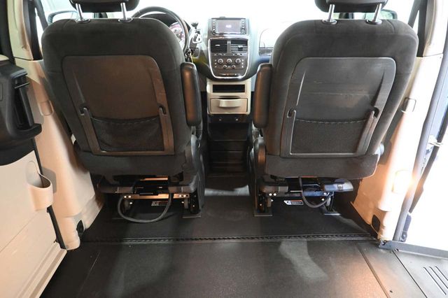 2017 Dodge Grand Caravan SE Mobility Handicap Van - 23003838 - 19