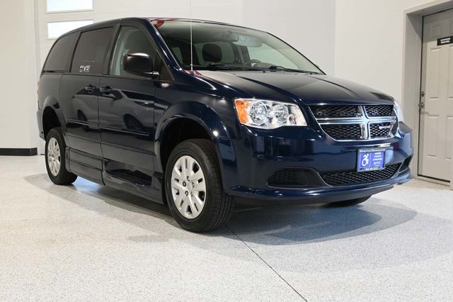 2017 Dodge Grand Caravan SE Mobility Handicap Van - 23003838 - 2