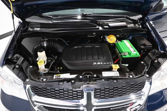 2017 Dodge Grand Caravan SE Mobility Handicap Van - 23003838 - 32