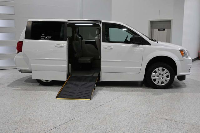 2017 Dodge Grand Caravan SE Mobility Handicap Van - 23030869 - 16