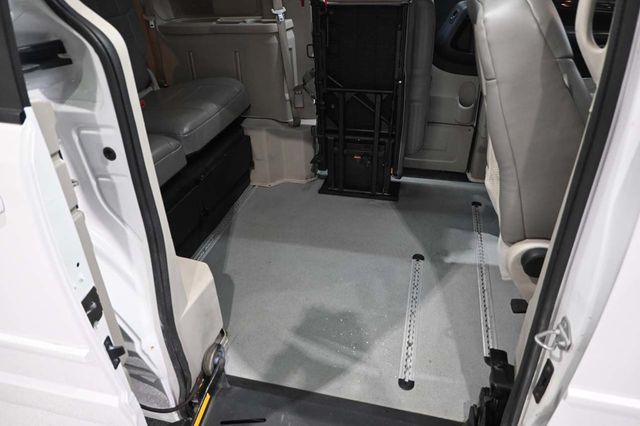 2017 Dodge Grand Caravan SE Mobility Handicap Van - 23030869 - 18