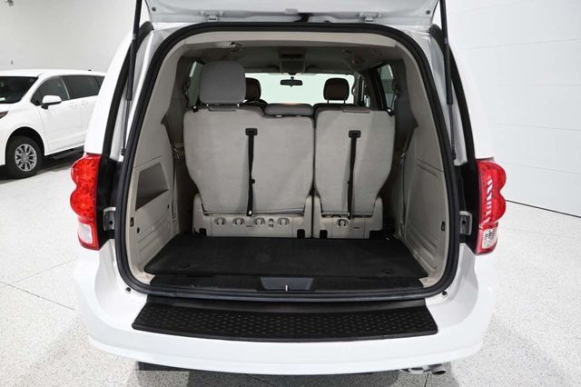 2017 Dodge Grand Caravan SE Mobility Handicap Van - 23030869 - 25