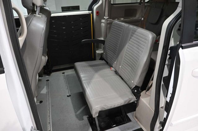 2017 Dodge Grand Caravan SE Mobility Handicap Van - 23030869 - 27