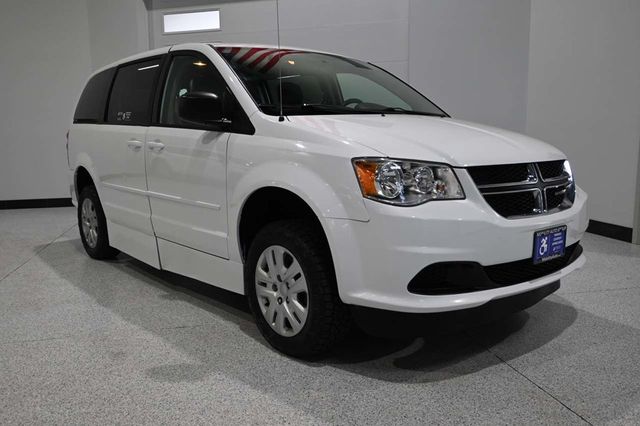 2017 Dodge Grand Caravan SE Mobility Handicap Van - 23030869 - 2