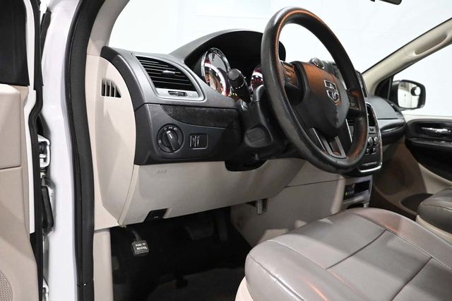 2017 Dodge Grand Caravan SE Mobility Handicap Van - 23030869 - 29