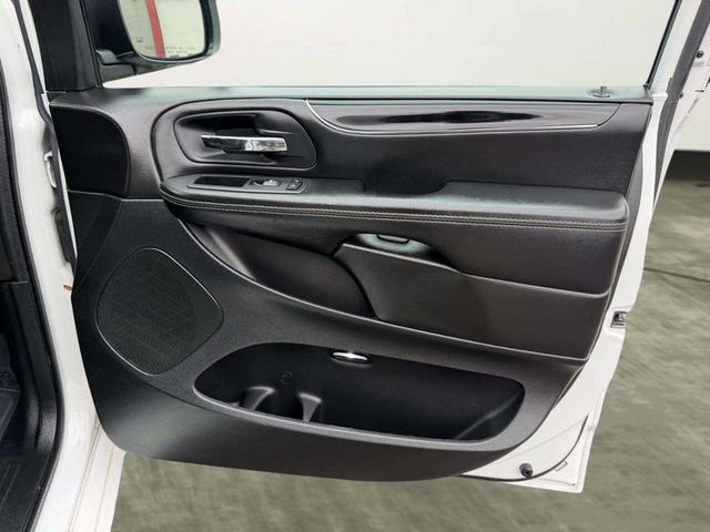 2017 Dodge Grand Caravan SE Plus Wagon - 22970213 - 22