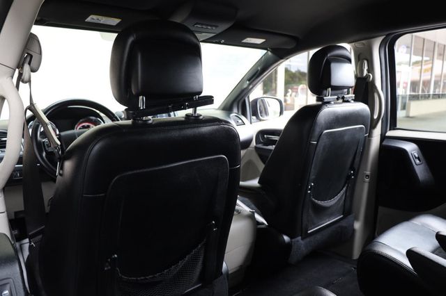 2017 Dodge Grand Caravan SXT - 23025215 - 13