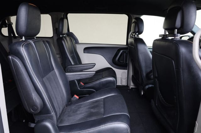 2017 Dodge Grand Caravan SXT - 23025215 - 16