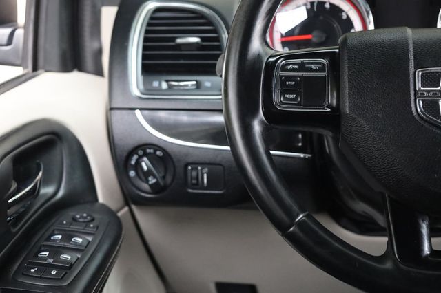 2017 Dodge Grand Caravan SXT - 23025215 - 24