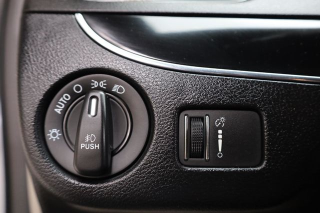 2017 Dodge Grand Caravan SXT - 23025215 - 26