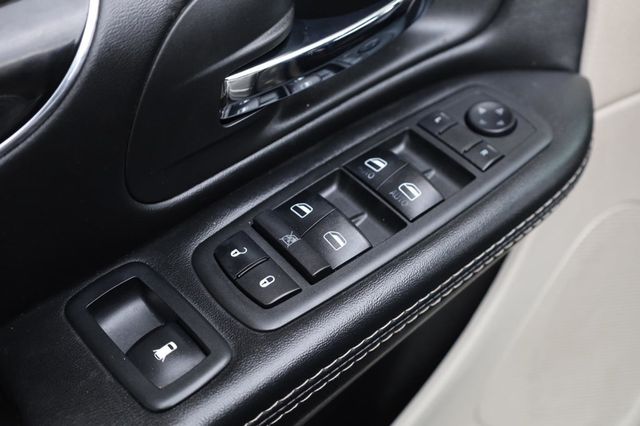 2017 Dodge Grand Caravan SXT - 23025215 - 27