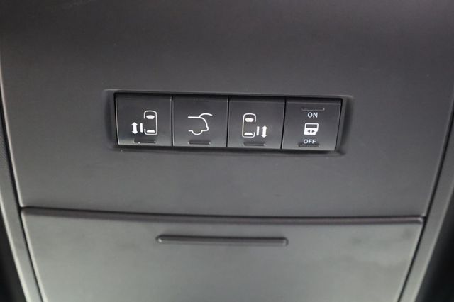 2017 Dodge Grand Caravan SXT - 23025215 - 28