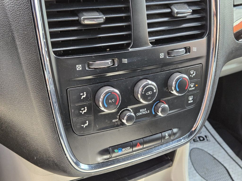 2017 Dodge Grand Caravan SXT Wagon - 22887869 - 17