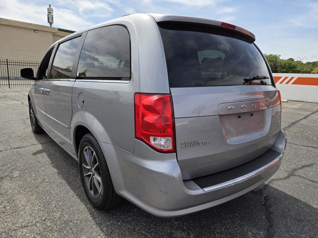 2017 Dodge Grand Caravan SXT Wagon - 22887869 - 2