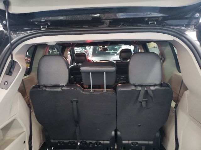 2017 Dodge Grand Caravan SXT Wagon - 18336902 - 5