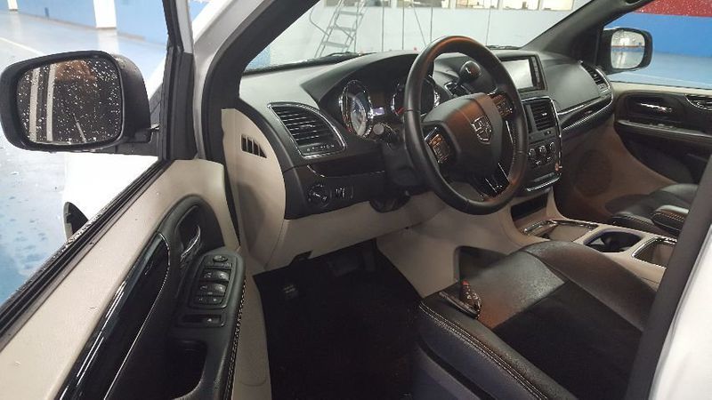 2017 Dodge Grand Caravan SXT Wagon - 18336904 - 9
