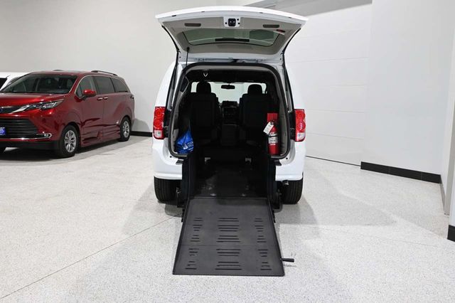 2017 Dodge Grand Caravan SXT Wagon - 23019467 - 18
