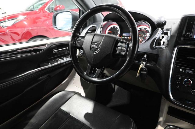 2017 Dodge Grand Caravan SXT Wagon - 23019467 - 24