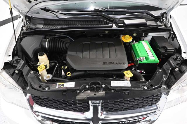 2017 Dodge Grand Caravan SXT Wagon - 23019467 - 32