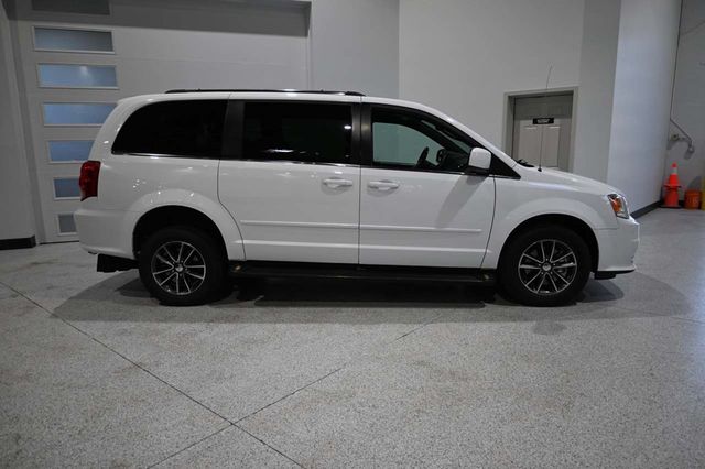 2017 Dodge Grand Caravan SXT Wagon - 23019467 - 4