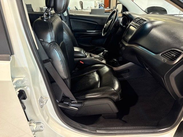 2017 Dodge Journey Crossroad - 22945834 - 16