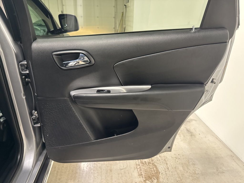 2017 Dodge Journey Crossroad - 22973792 - 37