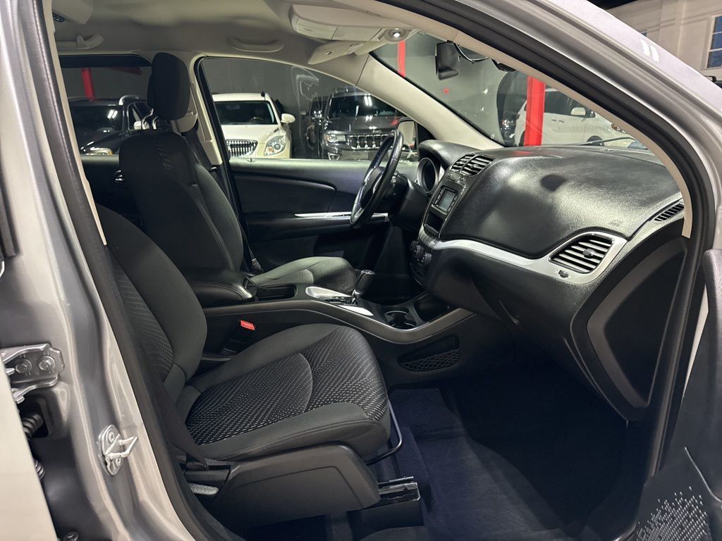 2017 Dodge Journey Crossroad - 22973792 - 38