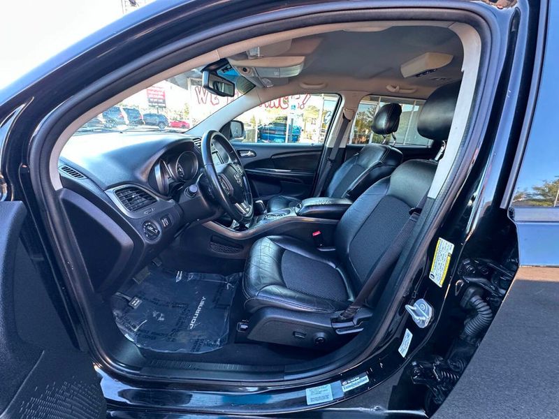 2017 Dodge Journey Crossroad 4dr SUV - 22912819 - 16